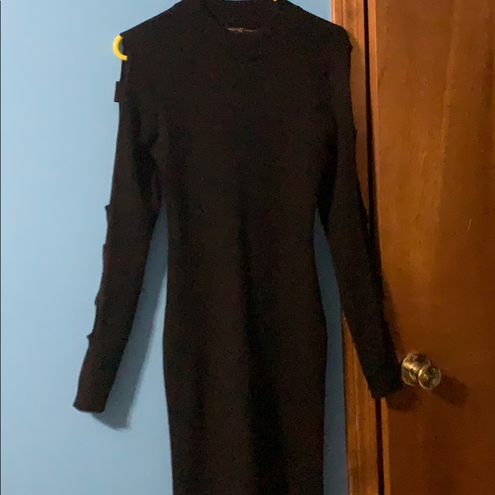 Maxi dress with cutouts in the arms